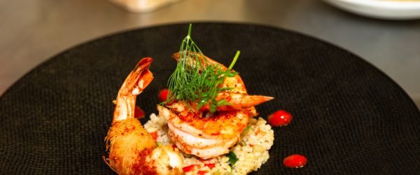 Restaurant l'Ecrin des saveurs en cuisine avec Thierry gambas crevettes