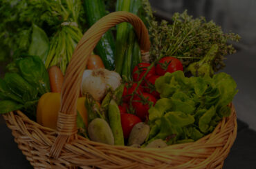 Restaurant l'Ecrin des saveurs en cuisine avec Thierry et ses légumes